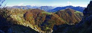 73 In primo piano La Sella e la Valle di Bordesiglio colorate d'autunno...